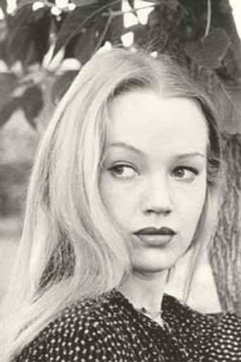 Елена Попова